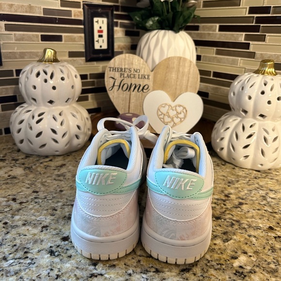 Nike Dunk Low White Mint Foam Phantom 4.5 & 5.5 - Picture 3 of 3